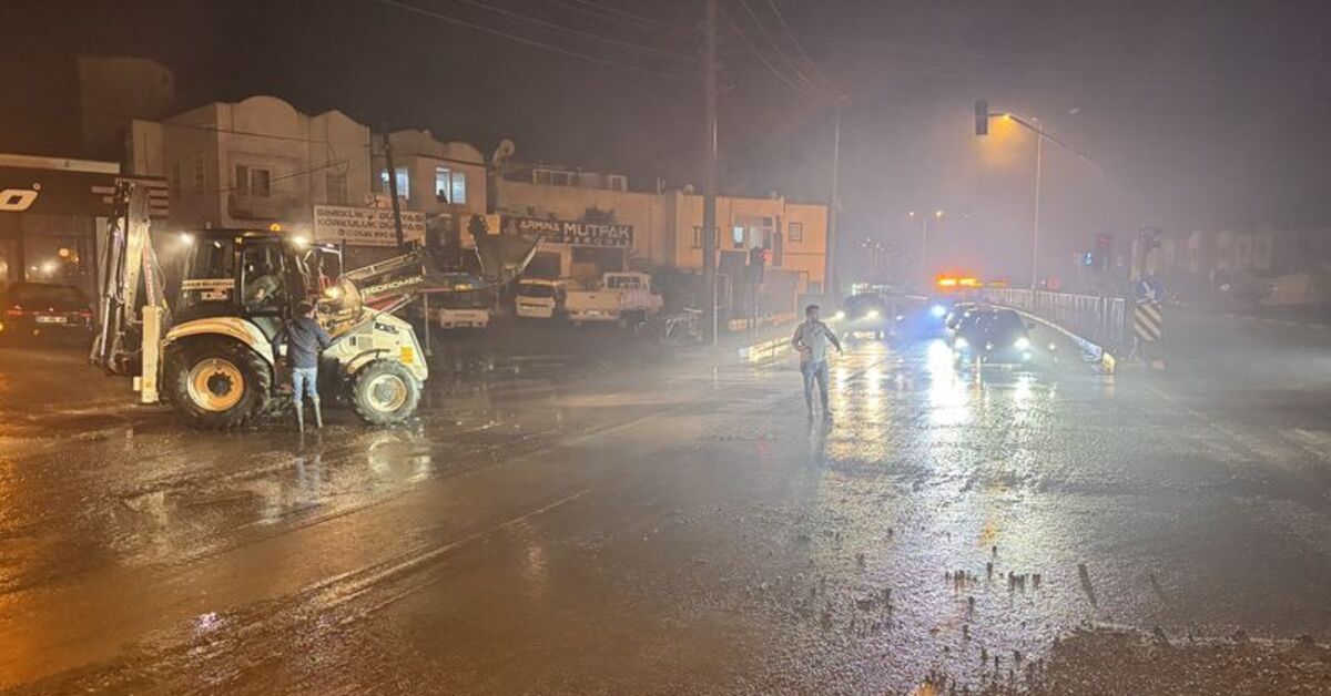 Bodrum’da kuvvetli sağanak nedeniyle evleri su bastı
