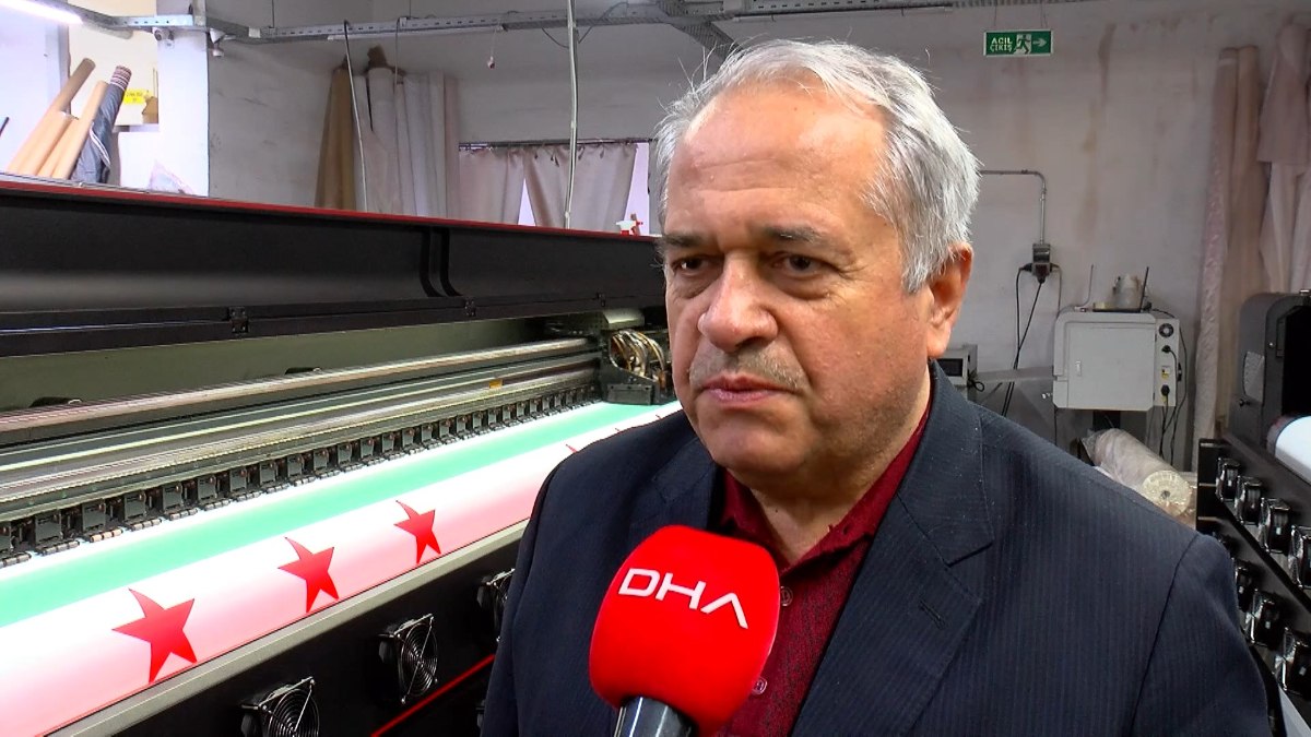 Suriye’nin yeni bayrağı Türkiye’de üretiliyor