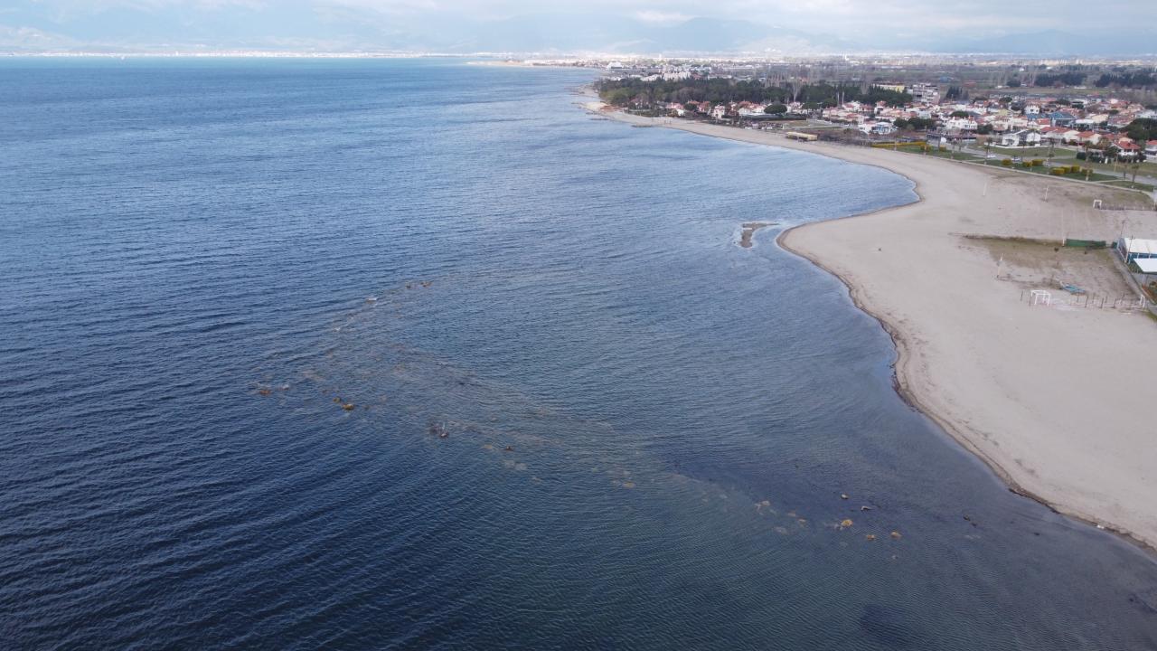 Denizin çekilmesiyle 2 bin 500 yıllık limanın kalıntıları ortaya çıktı