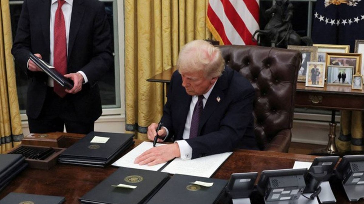 Donald Trump, Venezuela’ya sağlanan petrol muafiyeti anlaşmasını iptal etti