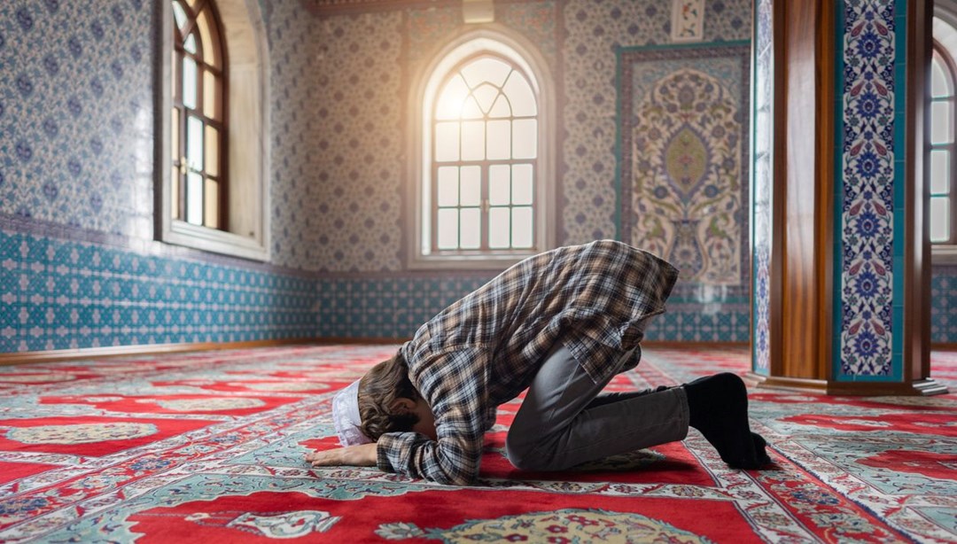 Cuma namaz kılınışı: Cuma mamazı​ toplam kaç rekat? Cuma Namazı​ farzı ve sünneti