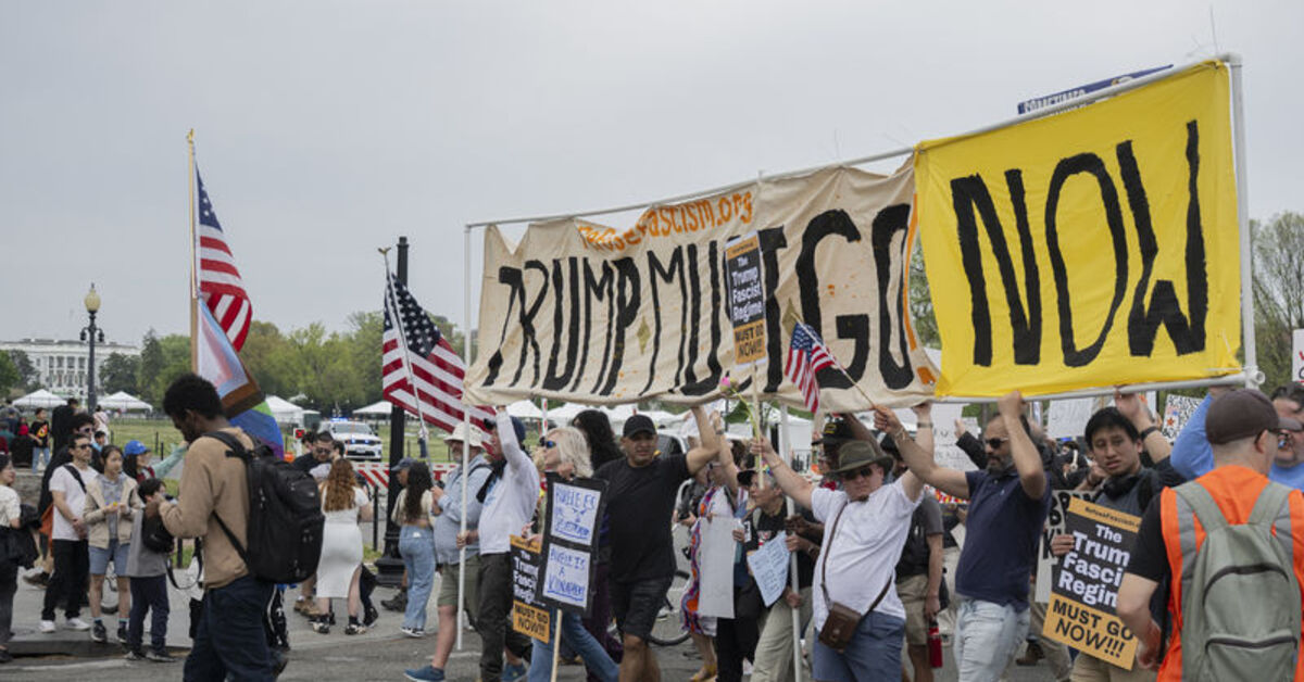 ABD’nin dört bir yanında Donald Trump ve yönetimi protesto edildi
